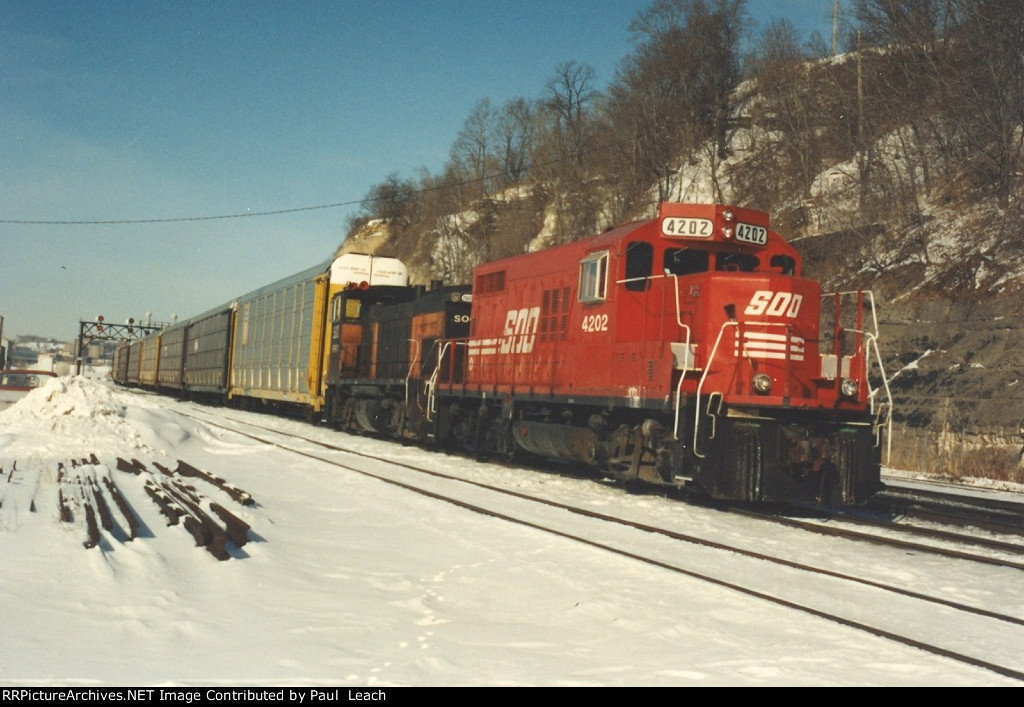 Eastbound Ford Hauler eases down the yard lead